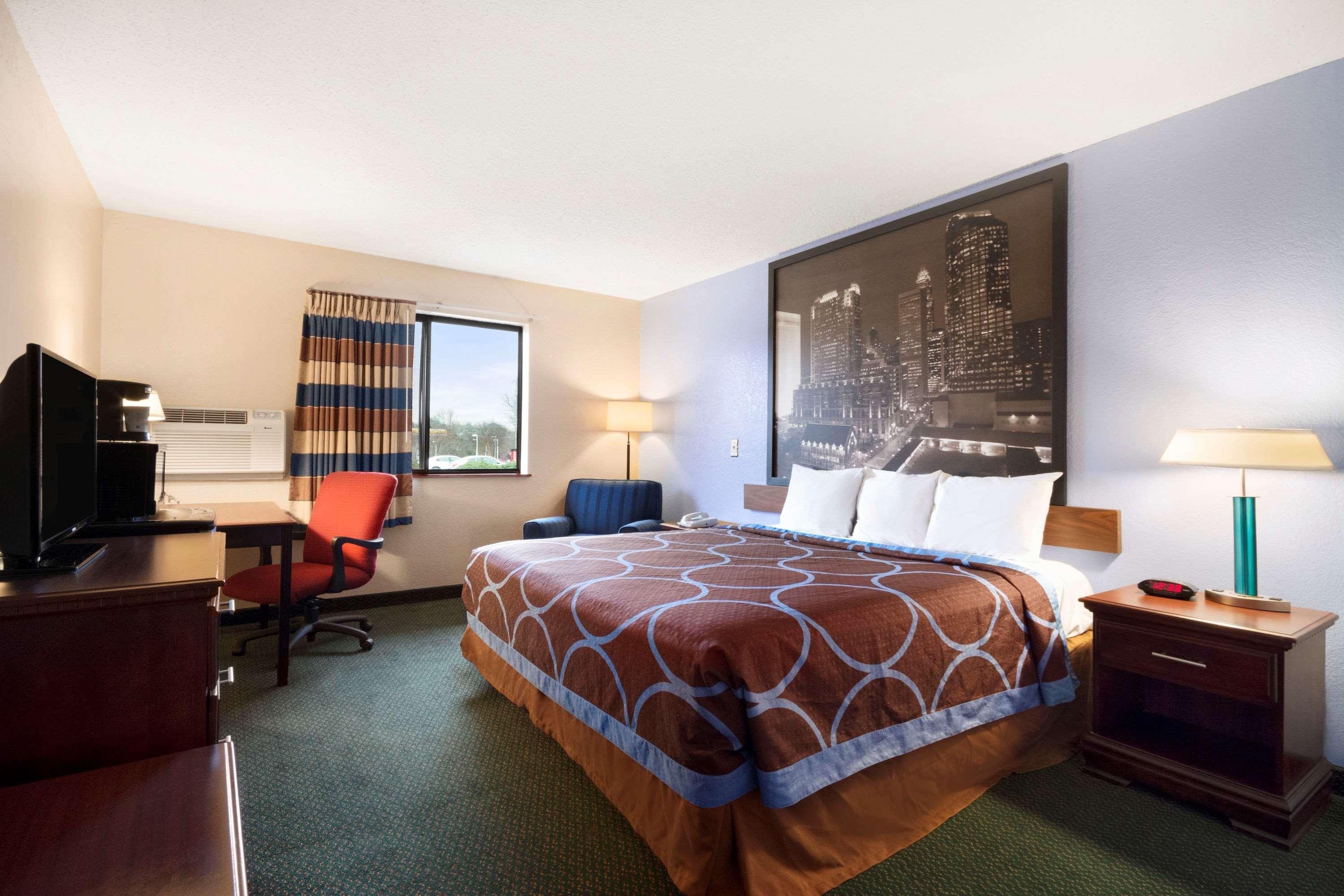 Super 8 By Wyndham Charlotte University Eksteriør billede