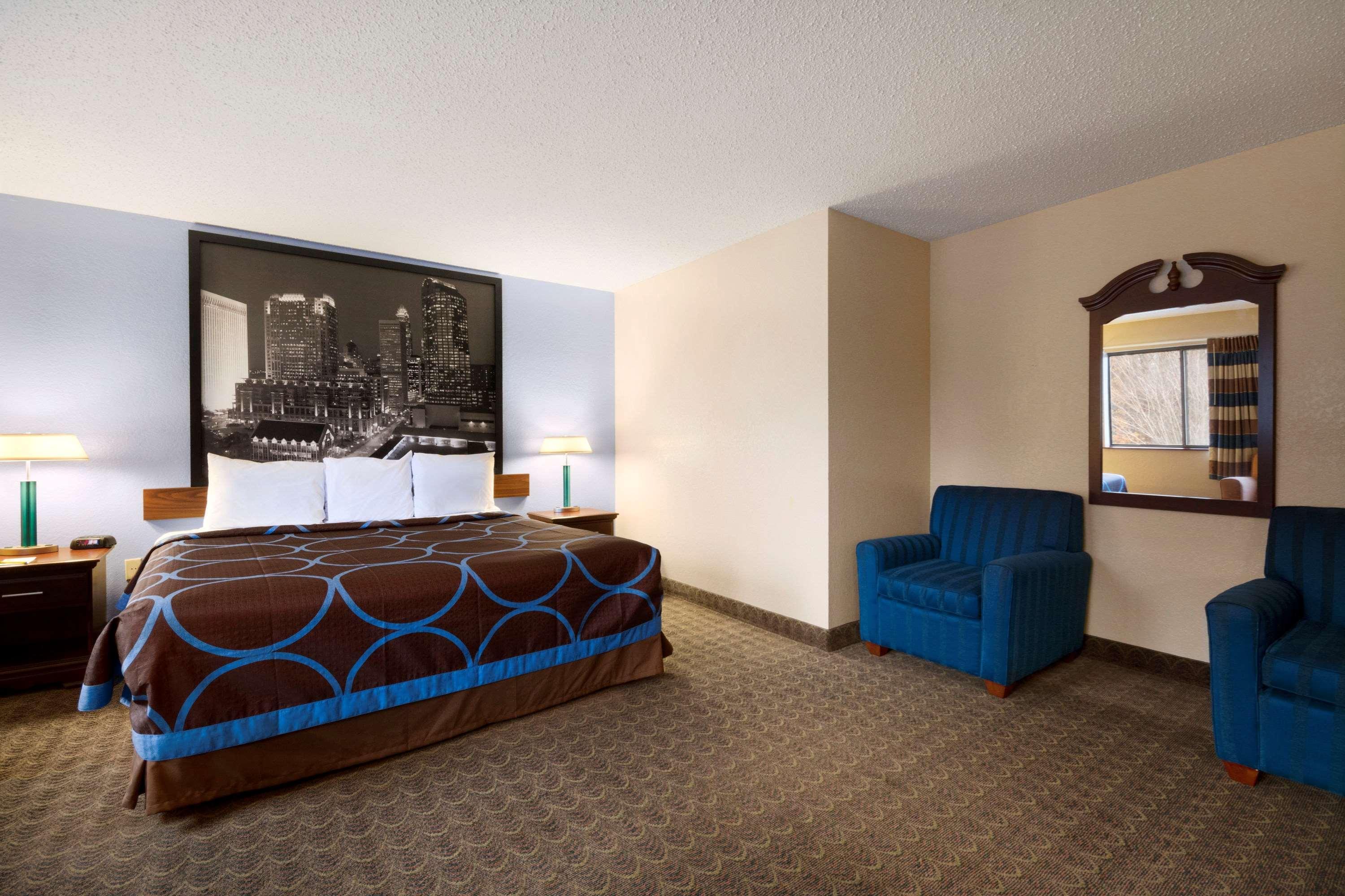 Super 8 By Wyndham Charlotte University Eksteriør billede