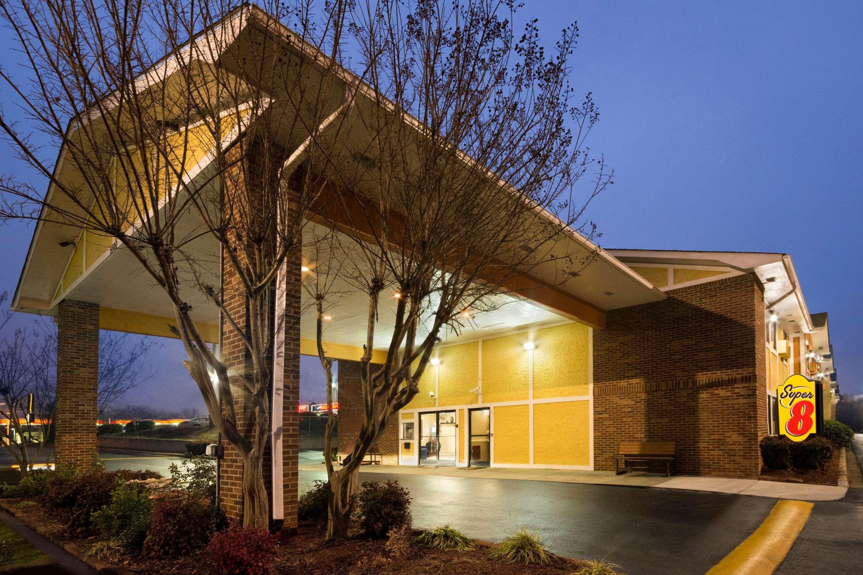 Super 8 By Wyndham Charlotte University Eksteriør billede